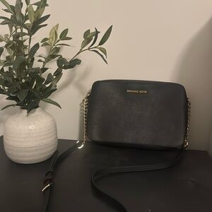 Michael Kors Jet Set Crossbody Bag (Black with Gold Hardware)